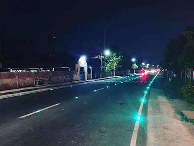 Solar-powered LED Paver Lights